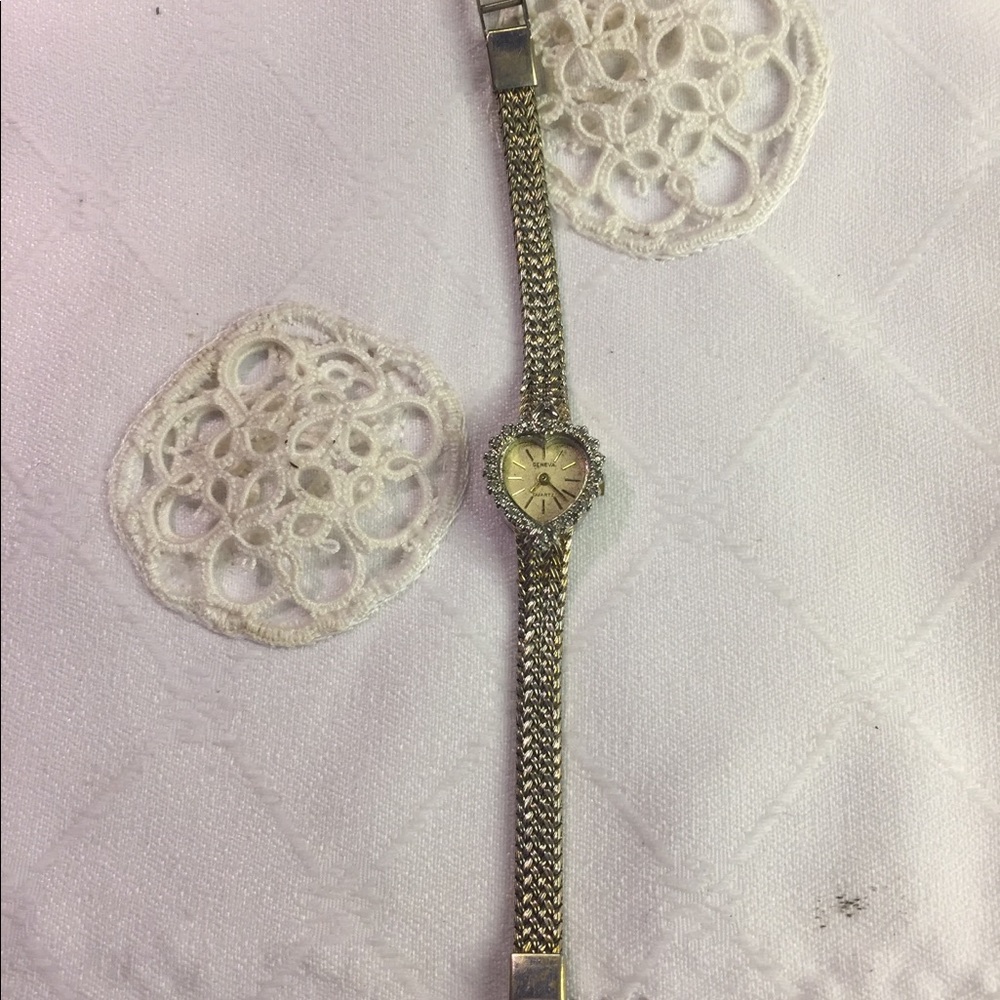 🌼VINTAGE GENEVA HEART DIAMOND WRISTWATCH GP